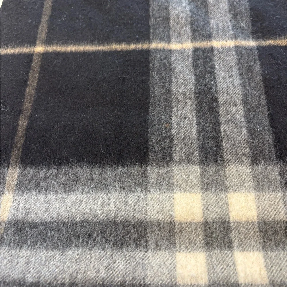 Burberry Scarf - Picture 4 of 8